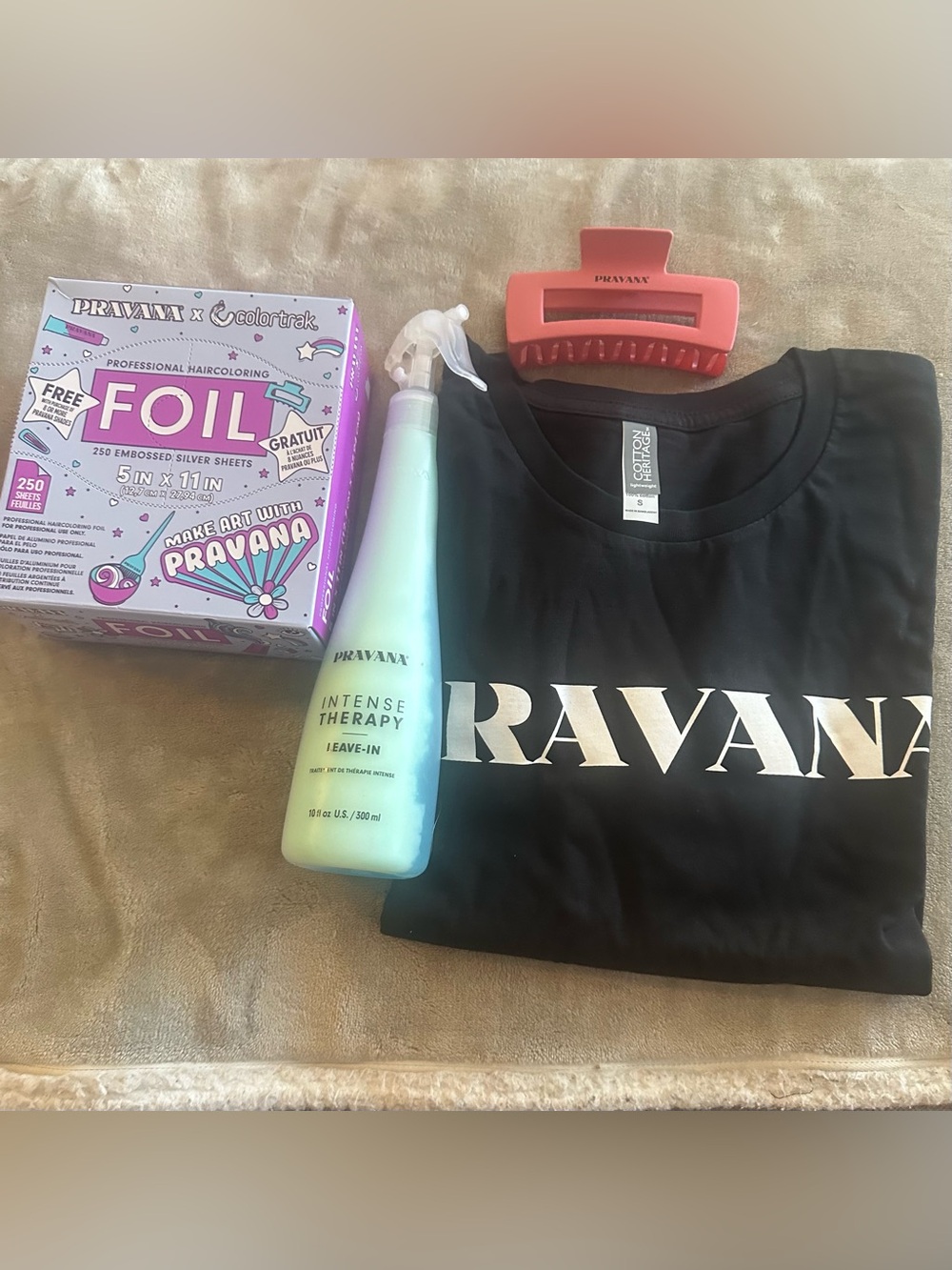 PRAVANA Intense Therapy Leave-In Spray + Black PRAVANA Tee